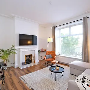 Sensational West End Living With Bicocca Apartment